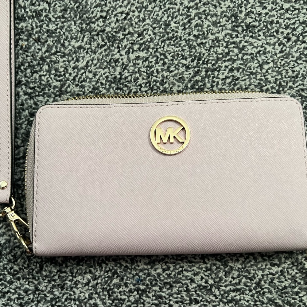 Michael Kors Wallet/ Wristlet